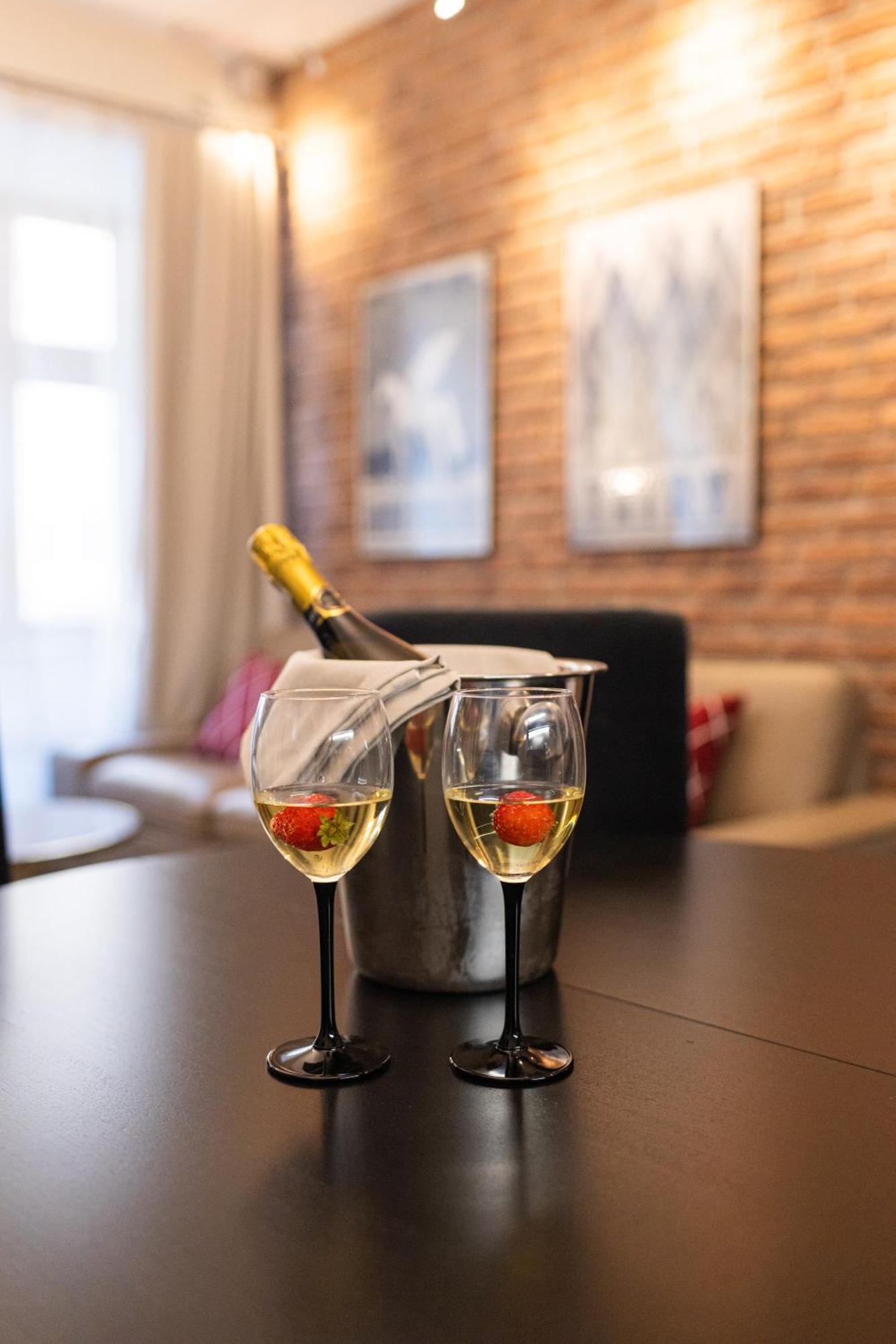 Lux Apartmenty - Old City Kraków Zewnętrze zdjęcie